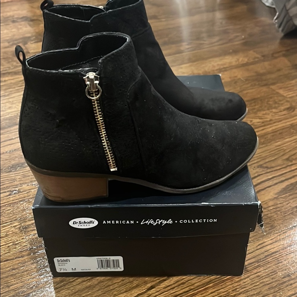 Dr. Scholl’s Brianna Black faux suede bootie 7.5
